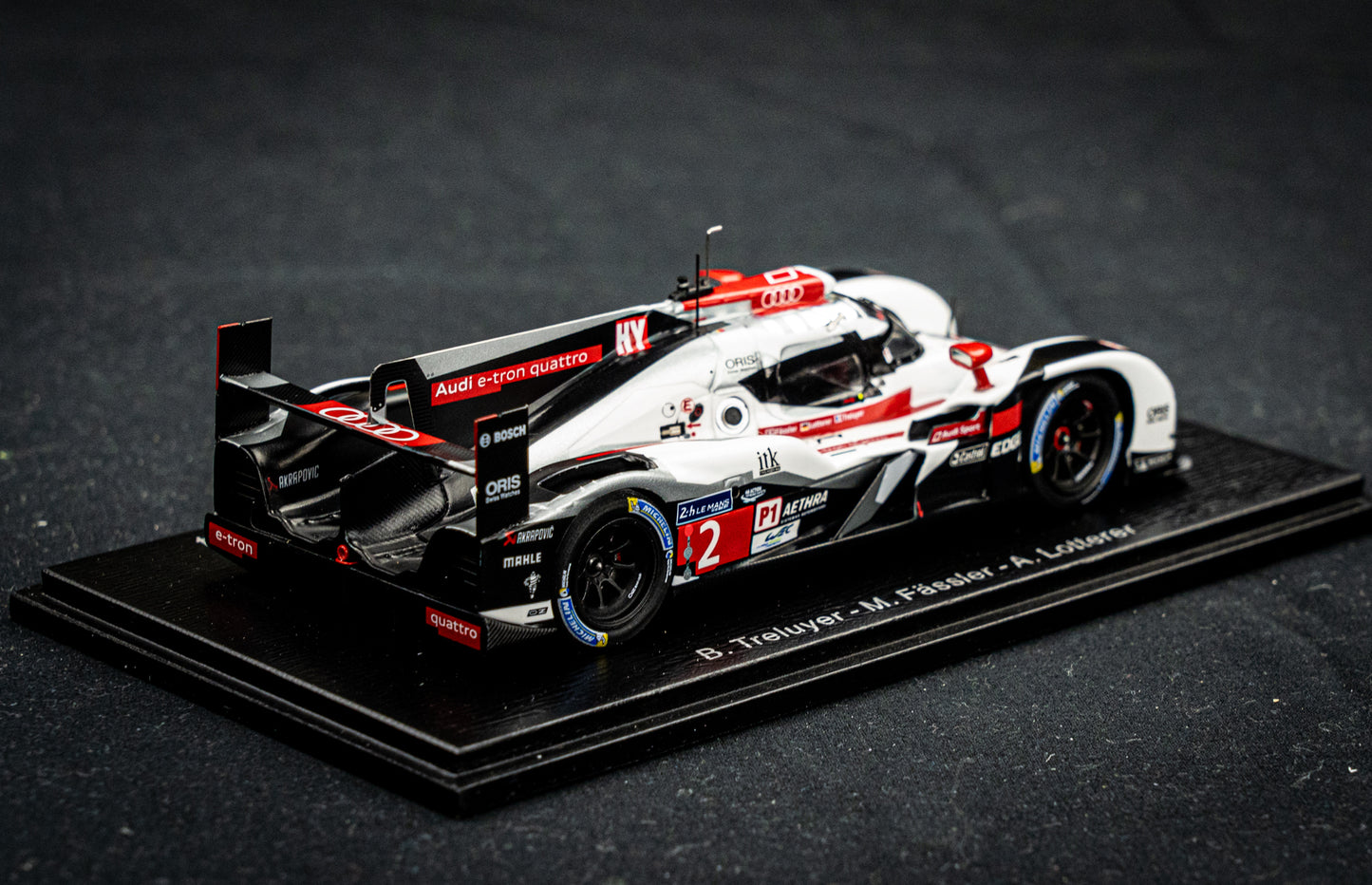 Audi R18 e-tron quattro no.2 Treluyer / Fässler / Lotterer - Sieger 24h LeMans 2014 - Spark 1:43