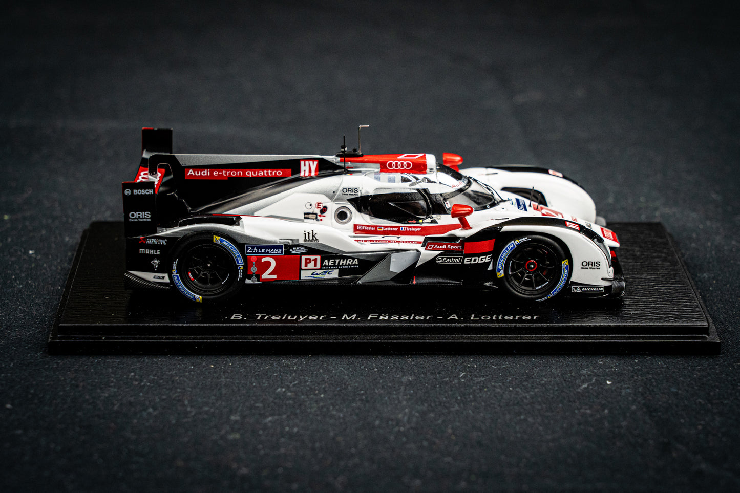 Audi R18 e-tron quattro no.2 Treluyer / Fässler / Lotterer - Sieger 24h LeMans 2014 - Spark 1:43