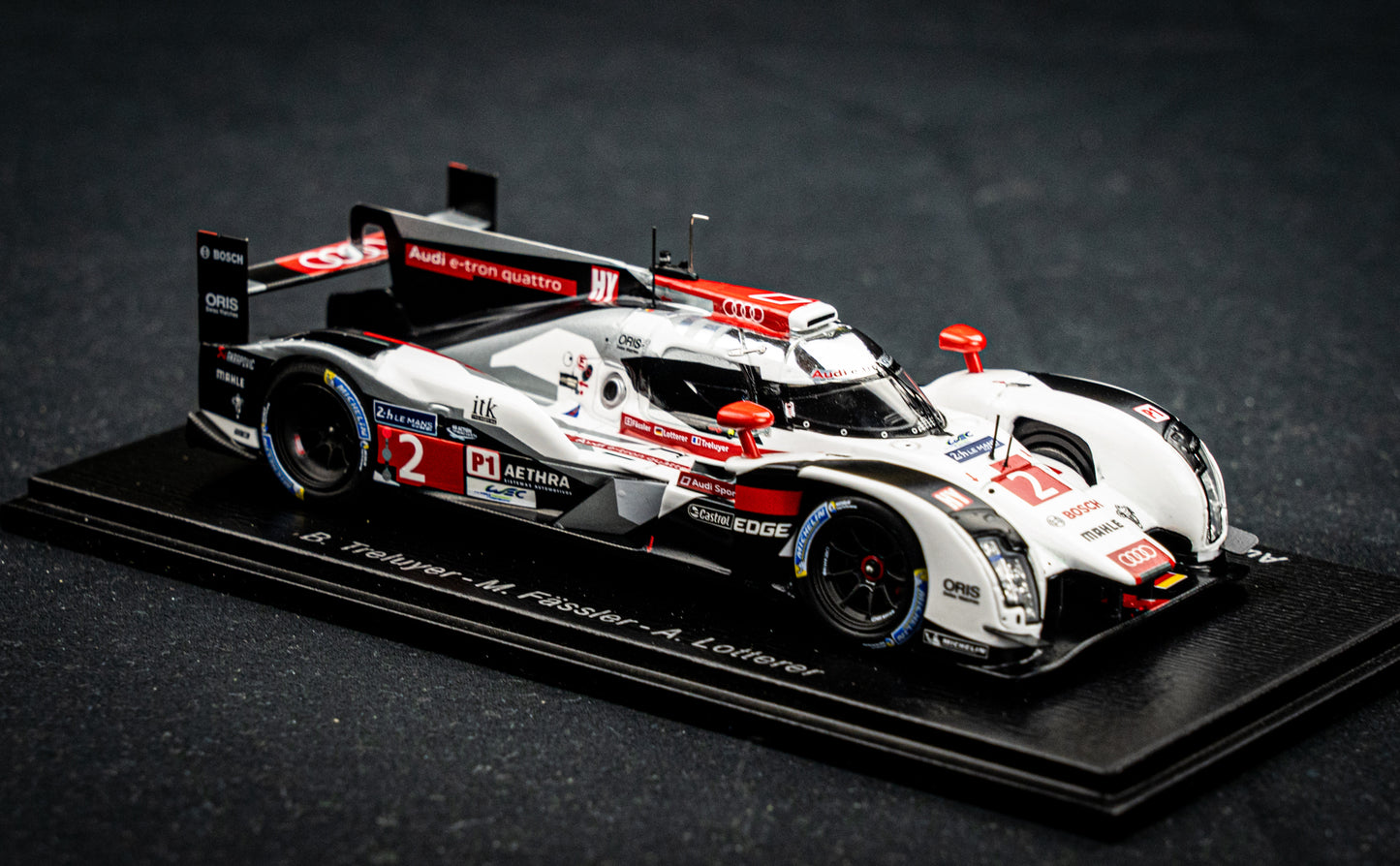 Audi R18 e-tron quattro no.2 Treluyer / Fässler / Lotterer - Sieger 24h LeMans 2014 - Spark 1:43