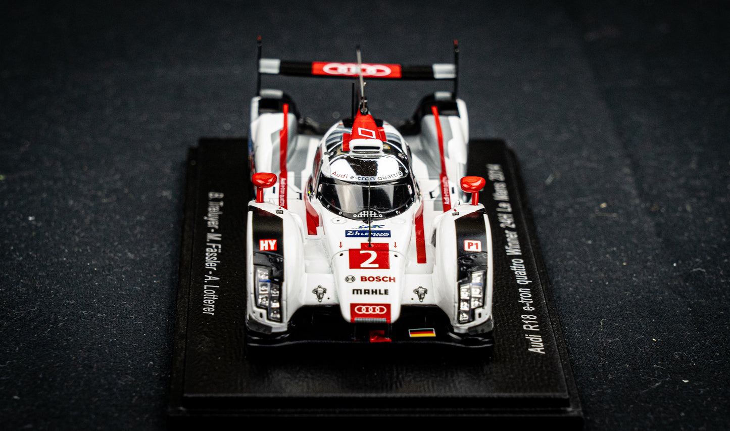 Audi R18 e-tron quattro no.2 Treluyer / Fässler / Lotterer - Sieger 24h LeMans 2014 - Spark 1:43