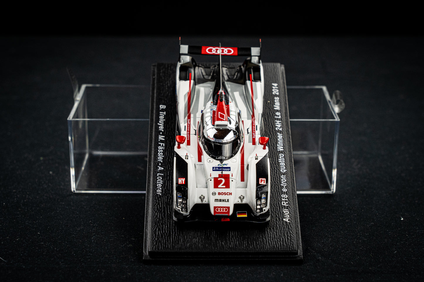 Audi R18 e-tron quattro no.2 Treluyer / Fässler / Lotterer - Sieger 24h LeMans 2014 - Spark 1:43