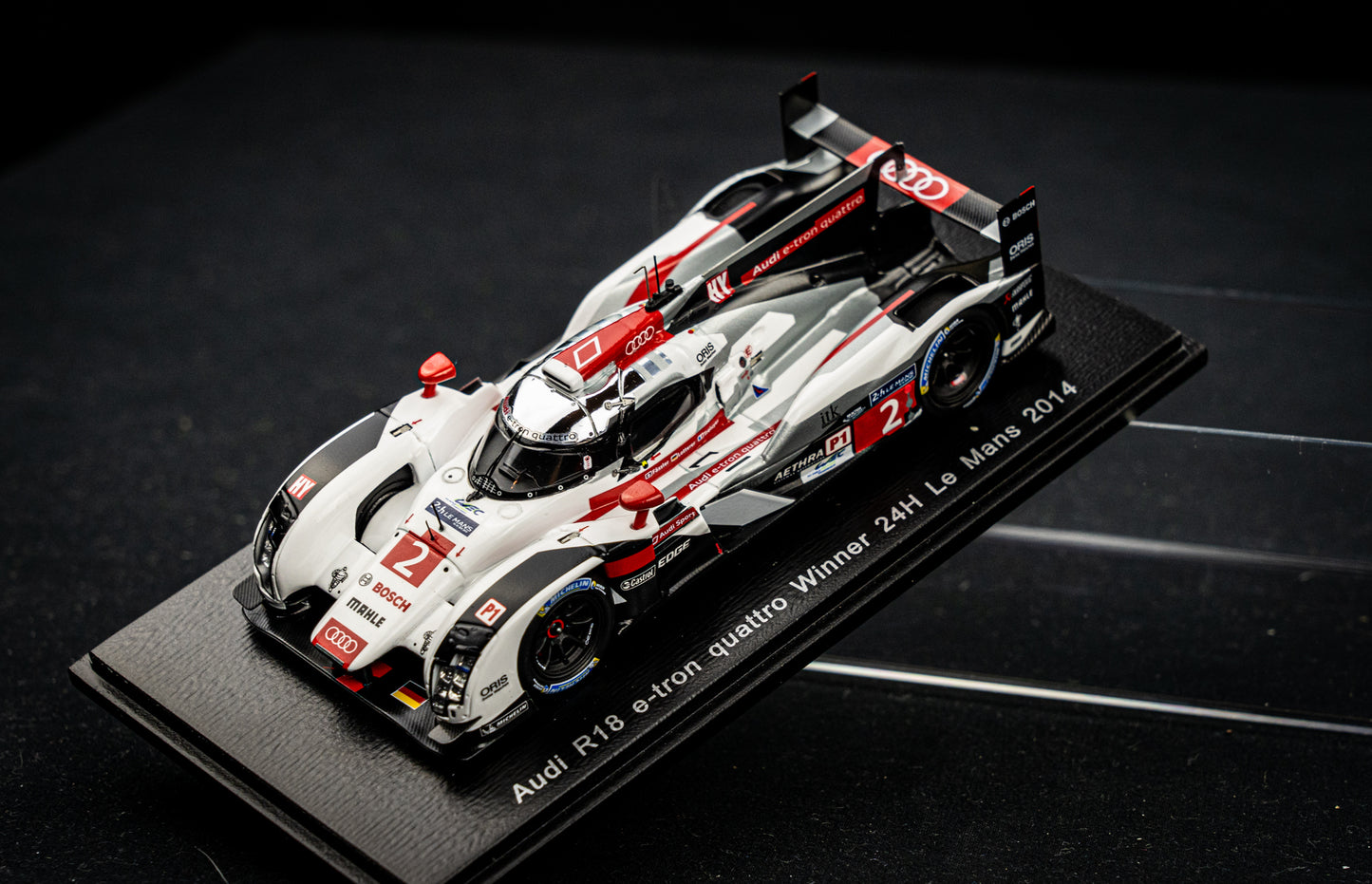 Audi R18 e-tron quattro no.2 Treluyer / Fässler / Lotterer - Sieger 24h LeMans 2014 - Spark 1:43