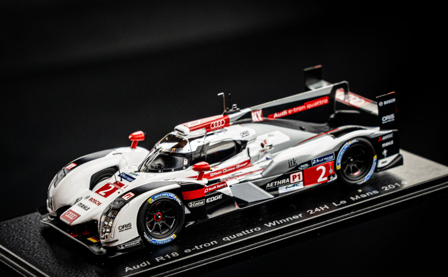 Audi R18 e-tron quattro no.2 Treluyer / Fässler / Lotterer - Sieger 24h LeMans 2014 - Spark 1:43