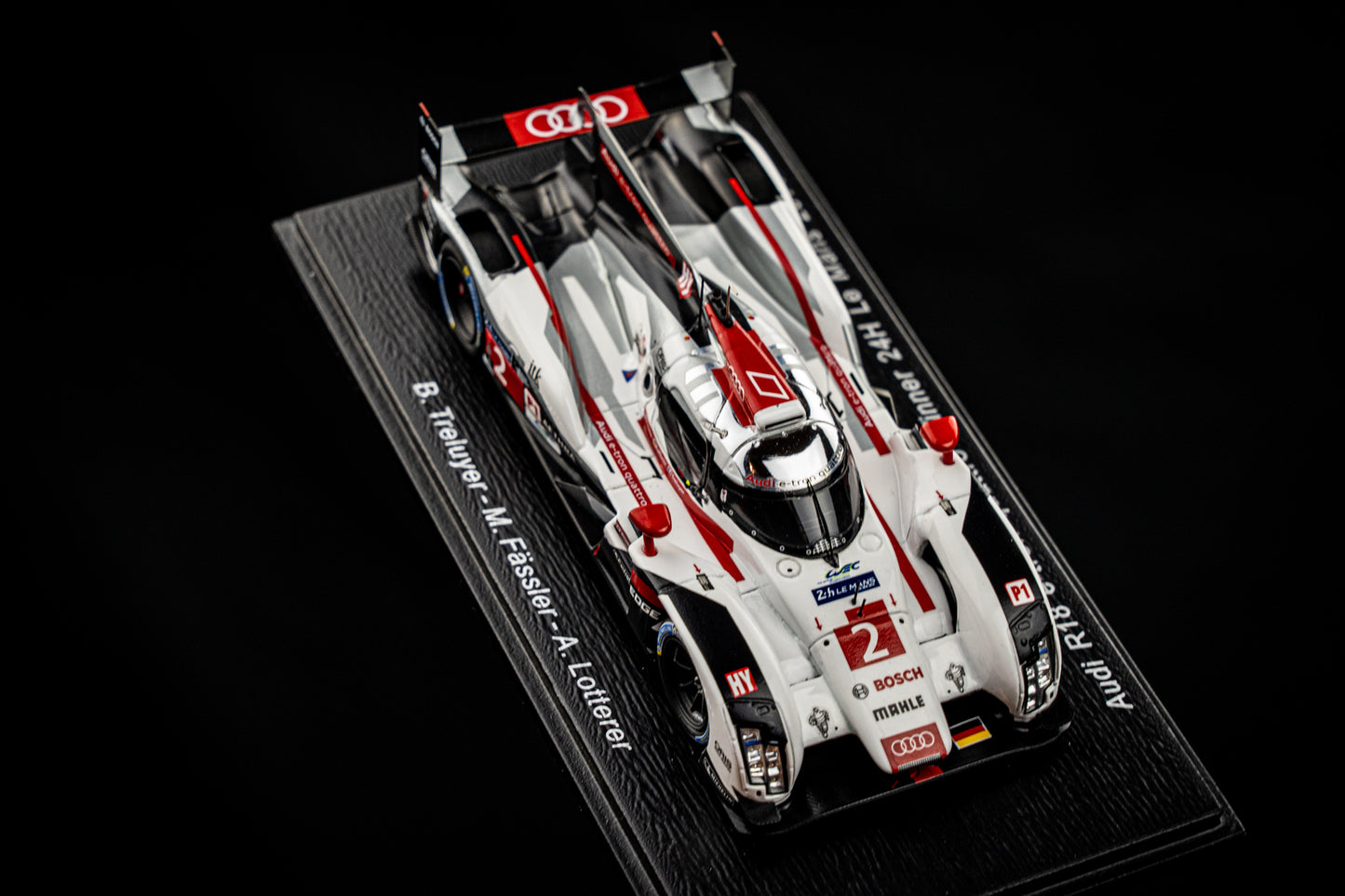 Audi R18 e-tron quattro no.2 Treluyer / Fässler / Lotterer - Sieger 24h LeMans 2014 - Spark 1:43