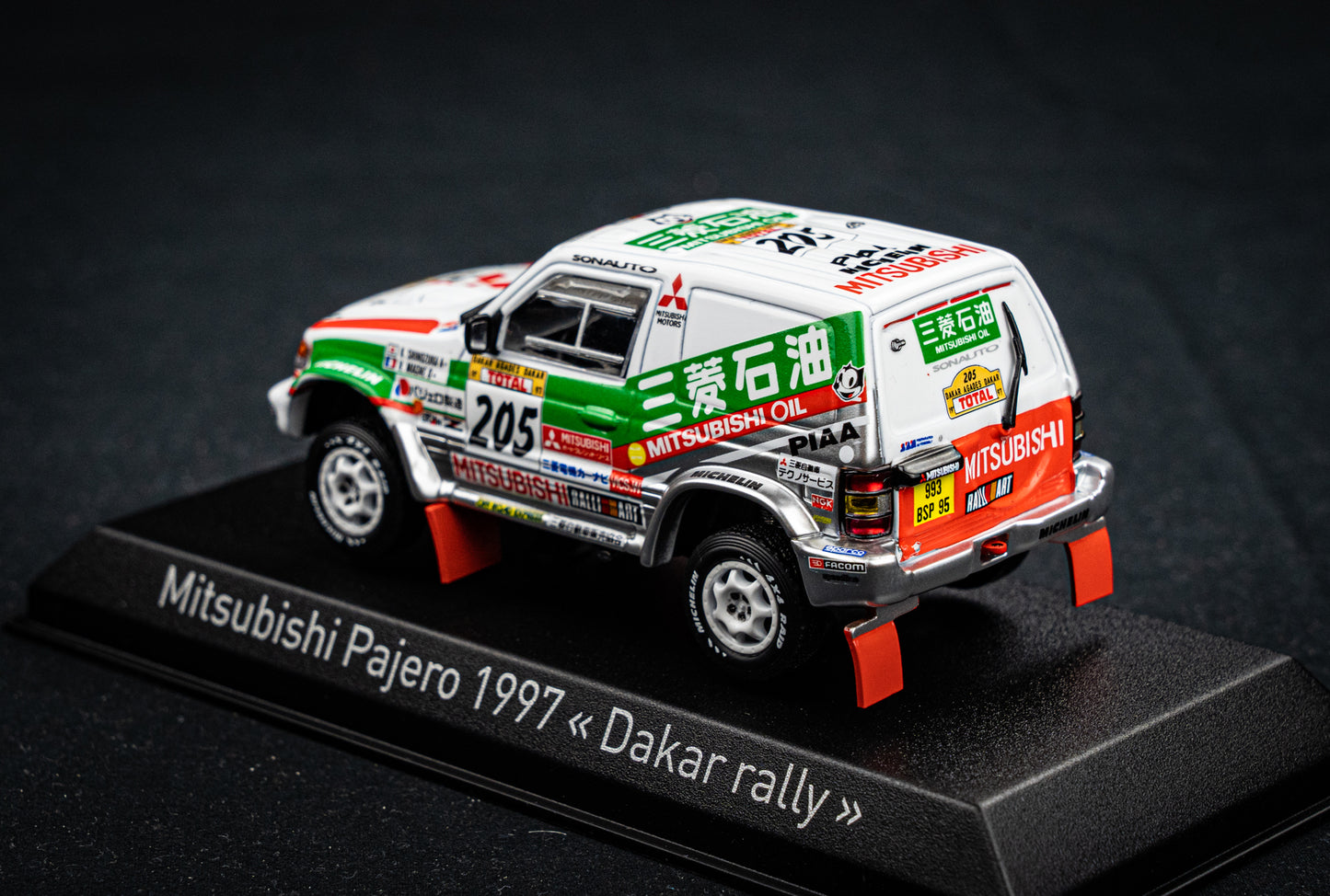 Mitsubishi Pajero #205 K. Shinozuka / H. Magne - Sieger Rallye Paris Dakar 1997 - Norev 1:43