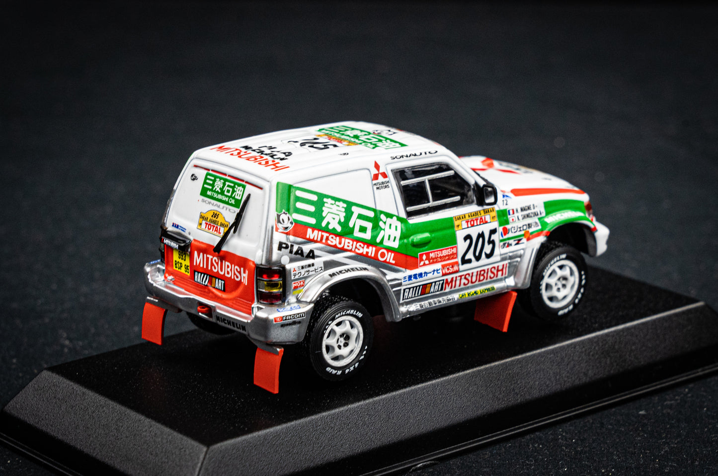 Mitsubishi Pajero #205 K. Shinozuka / H. Magne - Sieger Rallye Paris Dakar 1997 - Norev 1:43