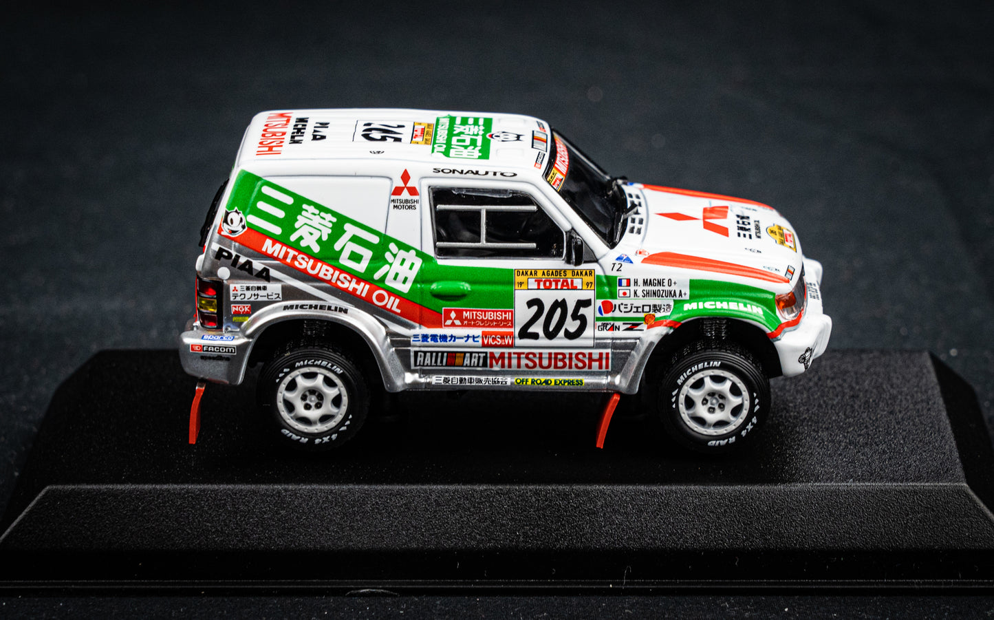 Mitsubishi Pajero #205 K. Shinozuka / H. Magne - Sieger Rallye Paris Dakar 1997 - Norev 1:43