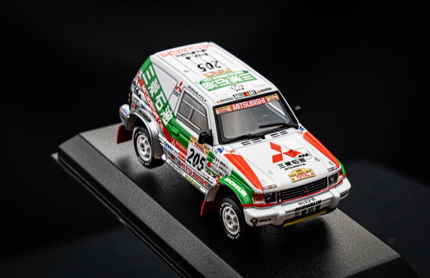 Mitsubishi Pajero #205 K. Shinozuka / H. Magne - Sieger Rallye Paris Dakar 1997 - Norev 1:43