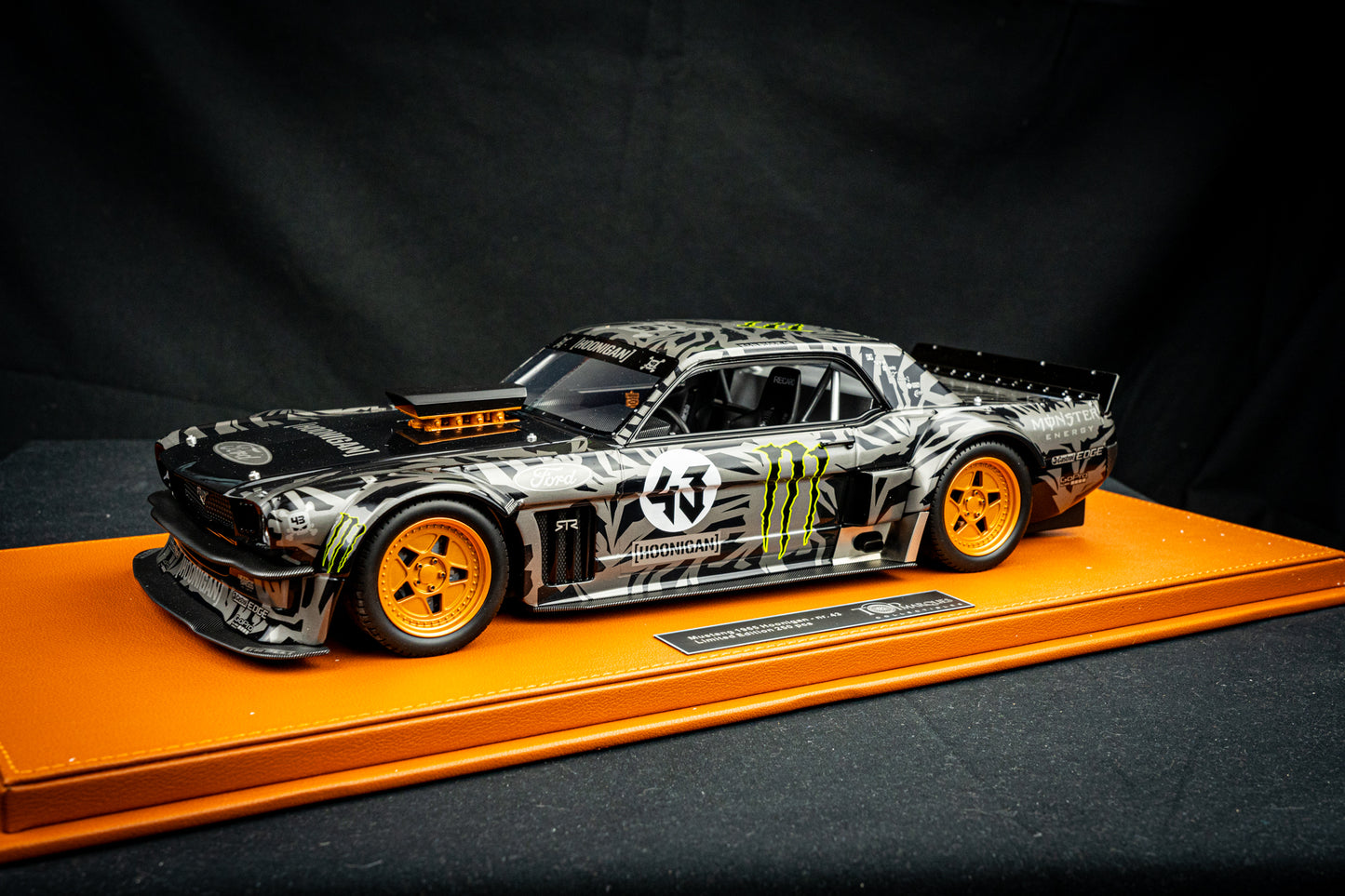 Ken Block Ford Mustang Hoonigan #43 Baujahr 1965 lim. 1/250 pcs. schwarz / grau 1:12