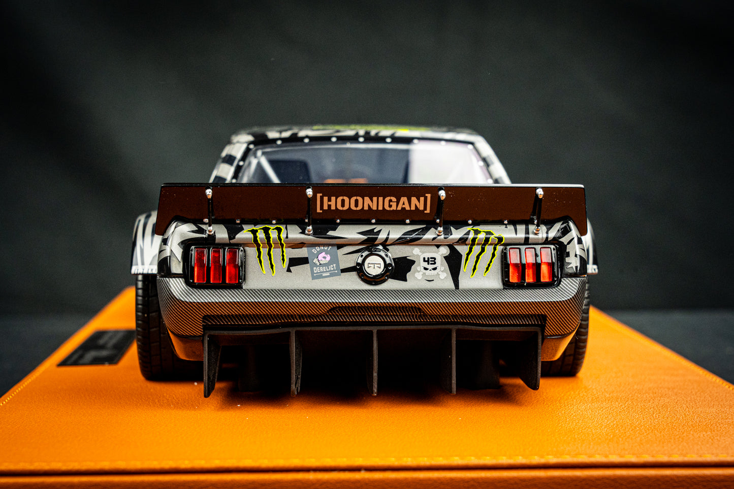 Ken Block Ford Mustang Hoonigan #43 Baujahr 1965 lim. 1/250 pcs. schwarz / grau 1:12