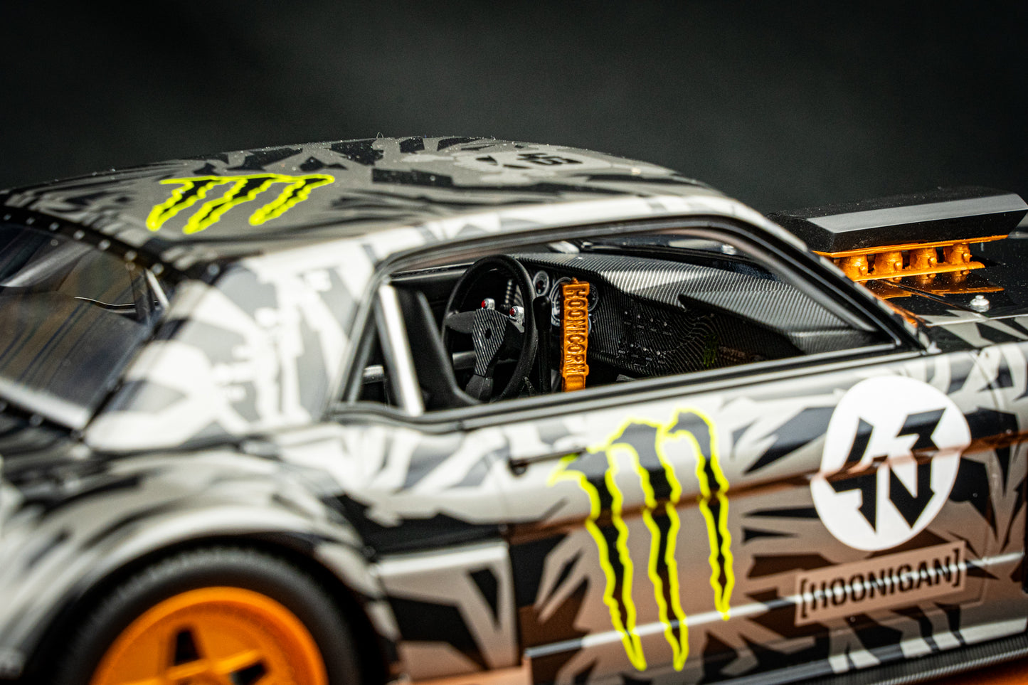 Ken Block Ford Mustang Hoonigan #43 Baujahr 1965 lim. 1/250 pcs. schwarz / grau 1:12