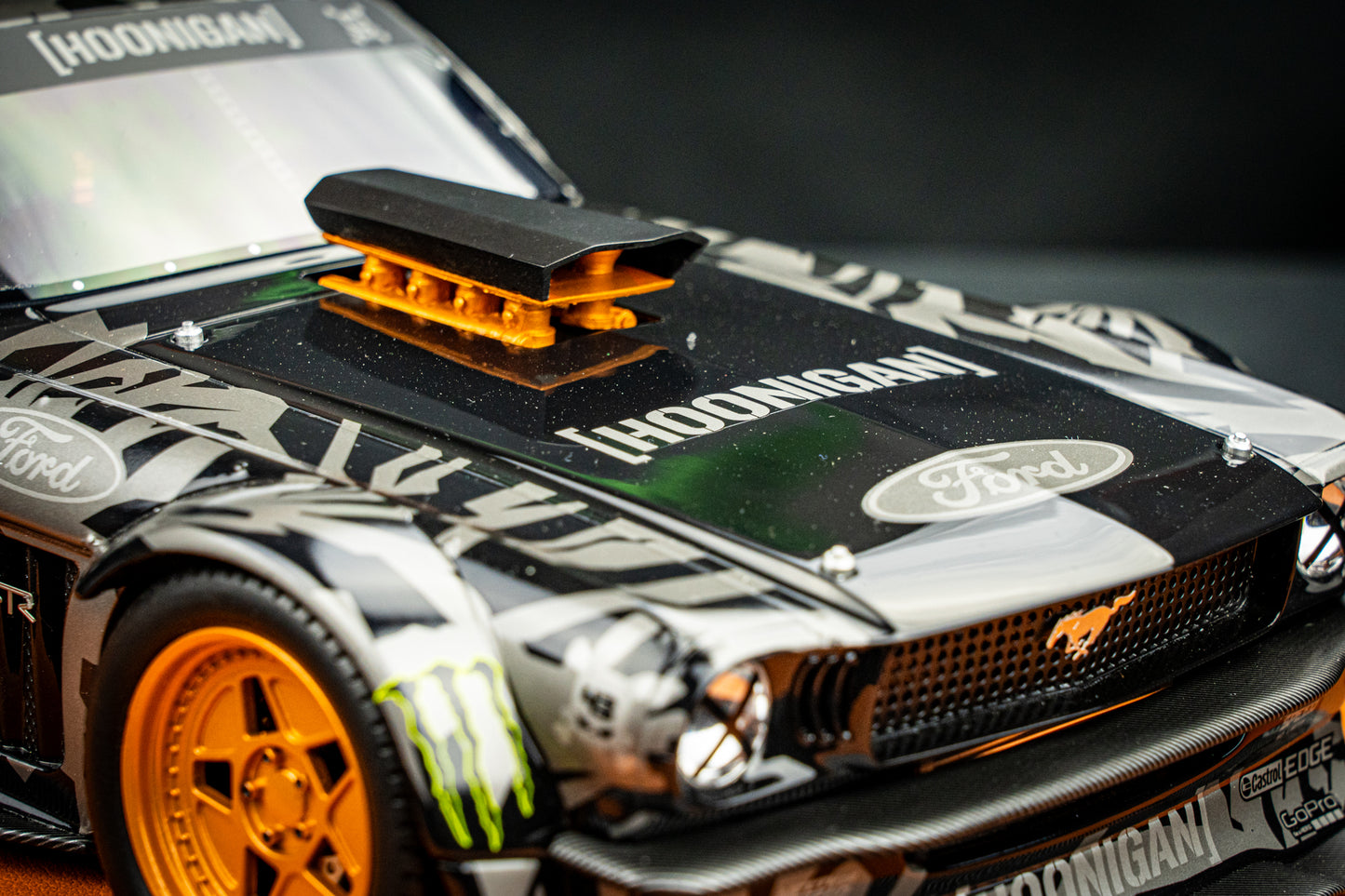 Ken Block Ford Mustang Hoonigan #43 Baujahr 1965 lim. 1/250 pcs. schwarz / grau 1:12