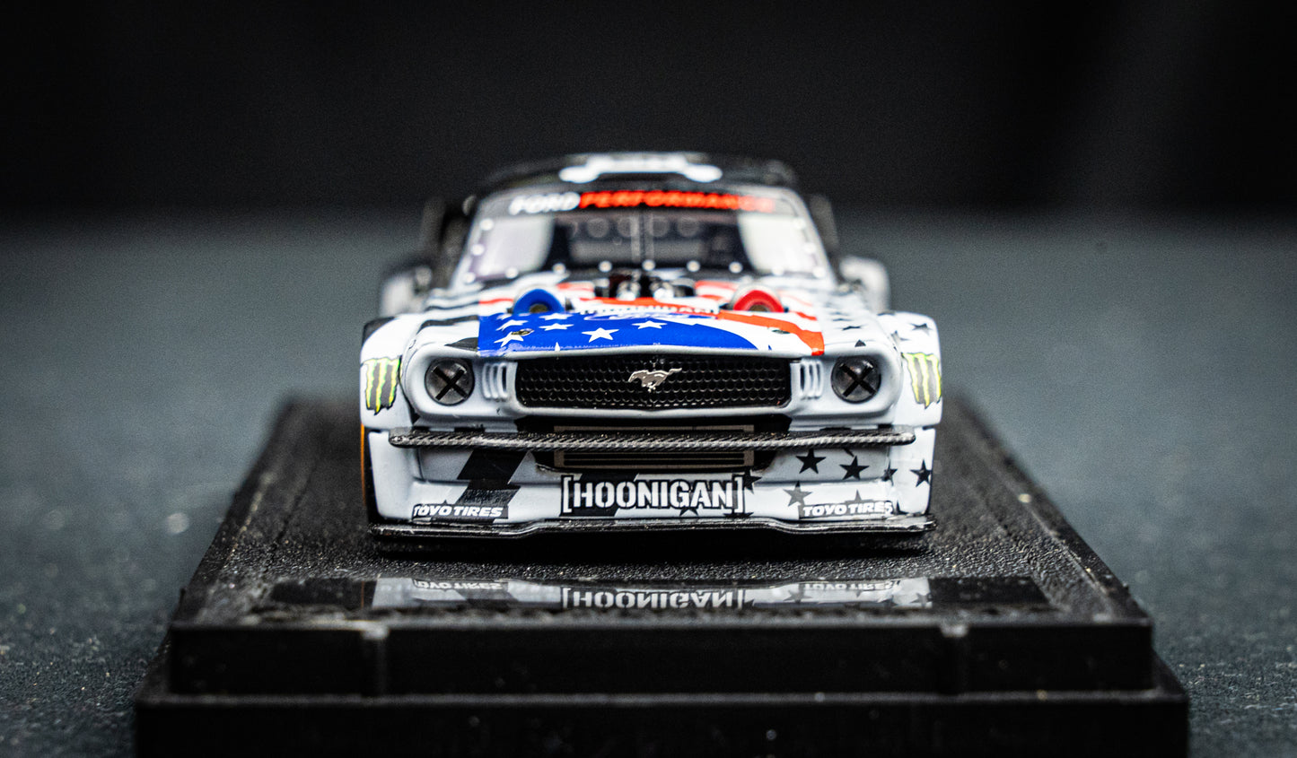 Ken Block Ford Mustang Hoonigan Hoonicorn V2 #43 Baujahr 1965 Stars & Stripes TopMarques 1:43