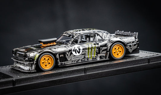 Ken Block Ford Mustang Hoonigan #43 Baujahr 1965 schwarz / grau TopMarques 1:43