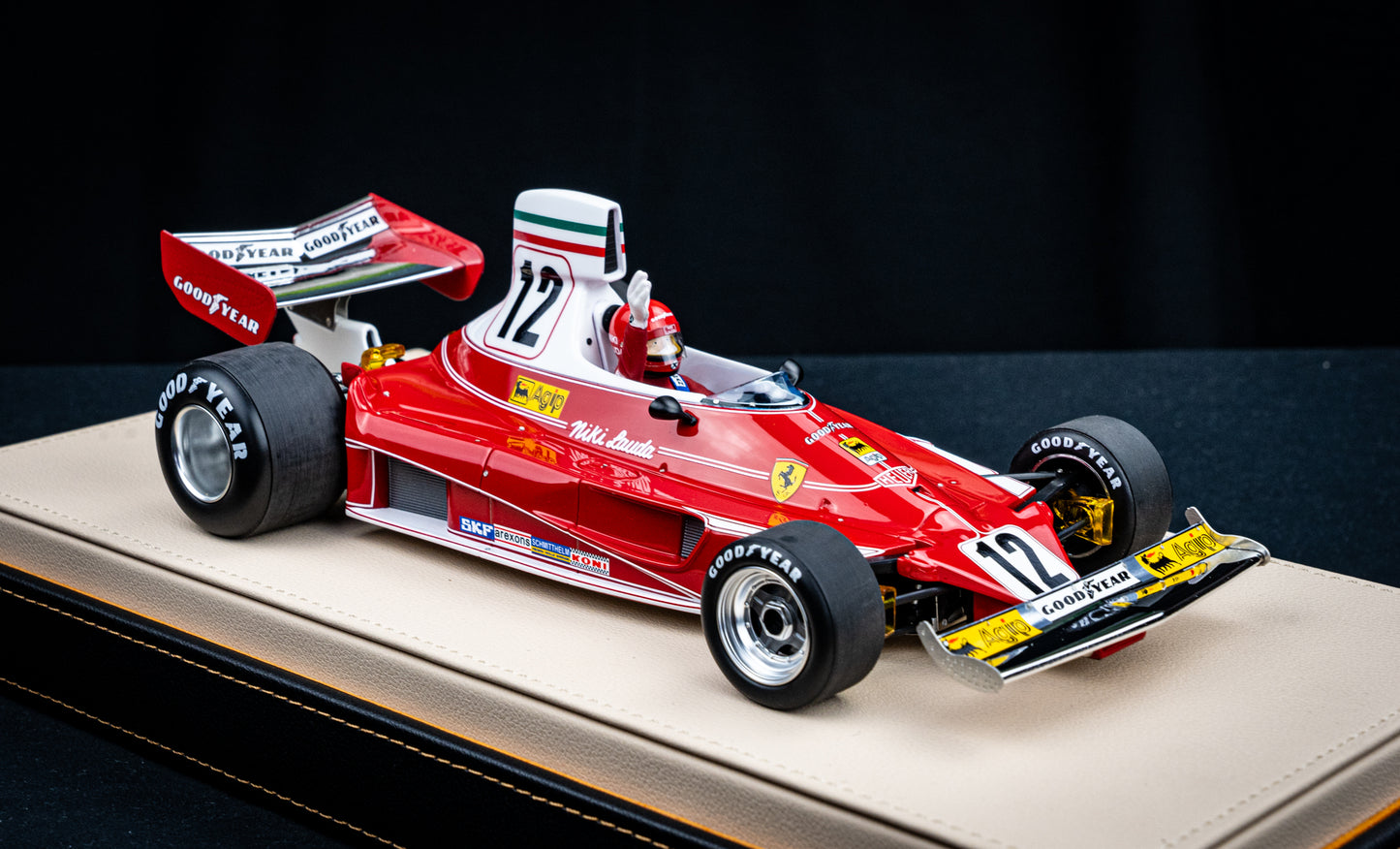 Niki Lauda Ferrari 312T #12 lim. 250 pcs. - Winner GP Monaco 1975 - GP Replicas 1:18