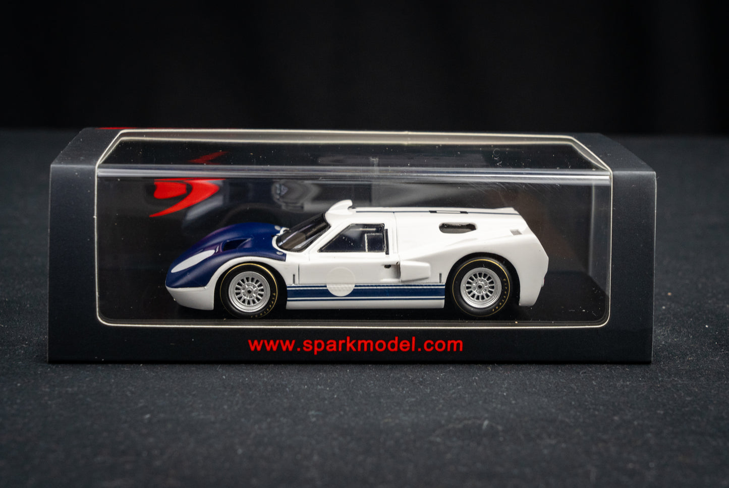 Ford GT40 J Test Day Riverside 1966 - Spark 1:43