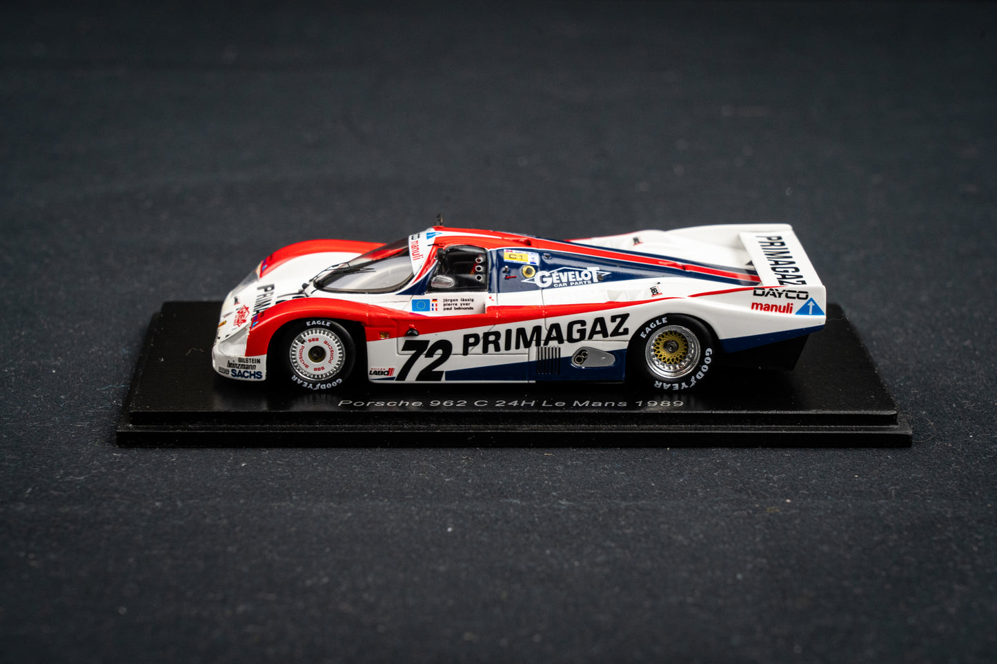 Porsche 962C #72 Yver / Belmondo / Lässig - 24h LeMans 1989 - Spark 1:43