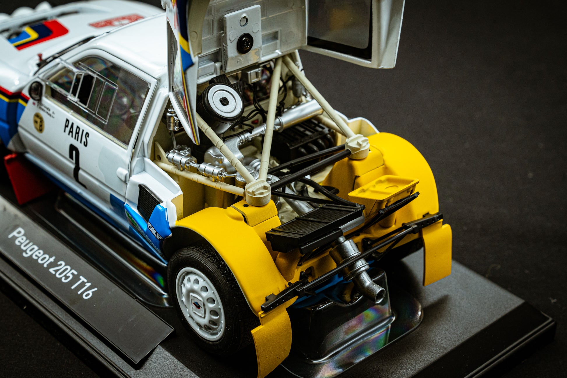 Die cast 1/24 Modellino Auto Peugeot 205 T16 Rally Sanremo 1984 A. Vatanen | UK Die cast 1/24 Modellino Auto Peugeot 205 T16 Rally Sanremo 1984 A. Vatanen | UK