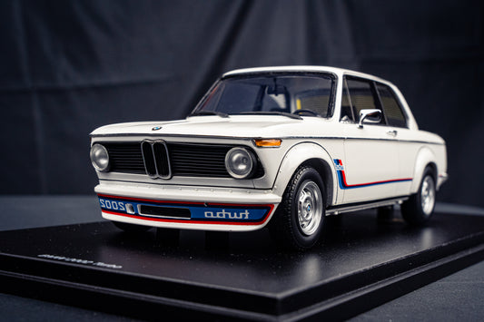 BMW 2002 Turbo 1973 weiß - Spark 1:18