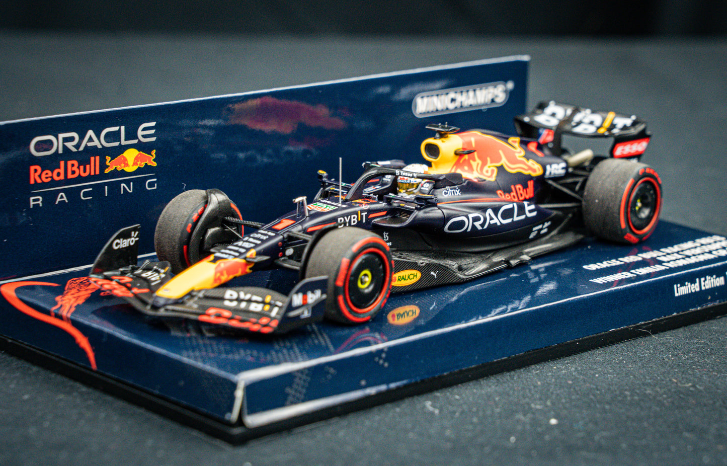 Max Verstappen Red Bull Racing RB18 lim.edition #1 Platz 1 GP Emilia Romagna 2022 - Minichamps 1:43