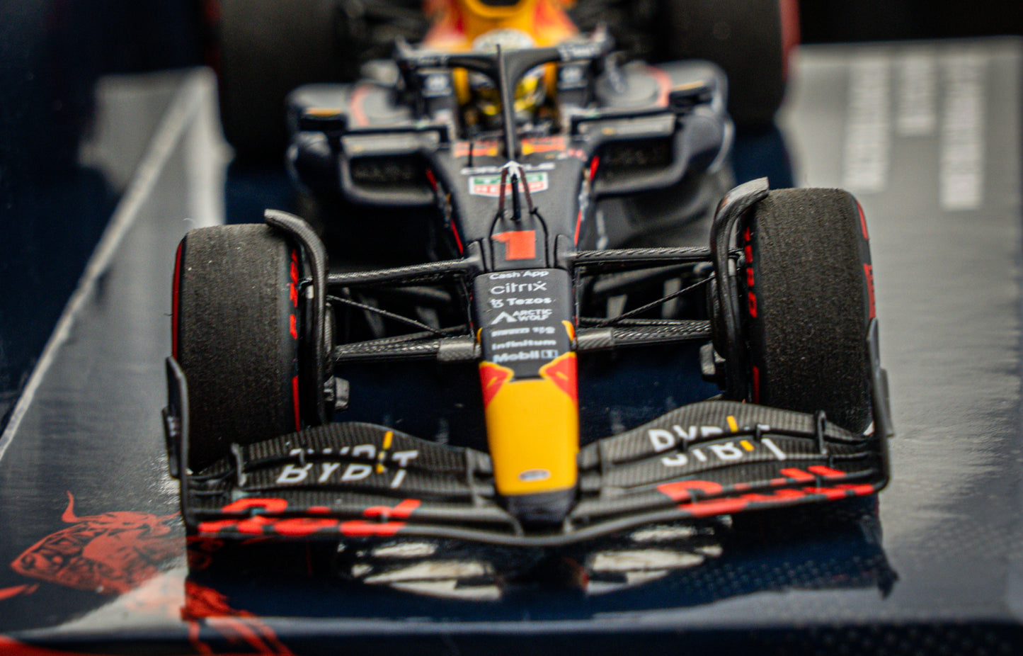 Max Verstappen Red Bull Racing RB18 lim.edition #1 Platz 1 GP Emilia Romagna 2022 - Minichamps 1:43