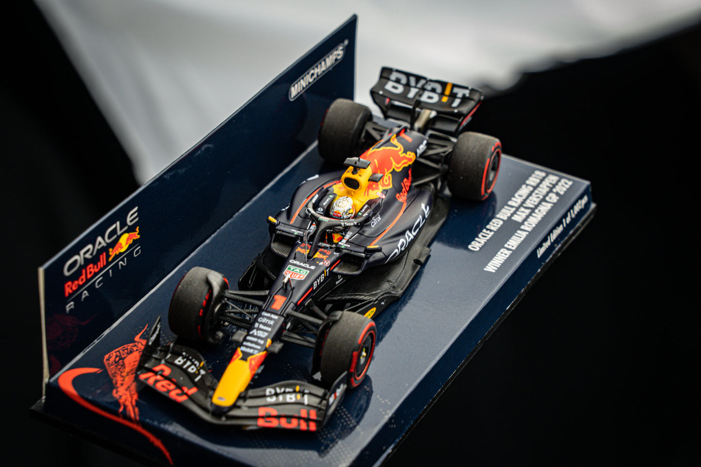 Max Verstappen Red Bull Racing RB18 lim.edition #1 Platz 1 GP Emilia Romagna 2022 - Minichamps 1:43