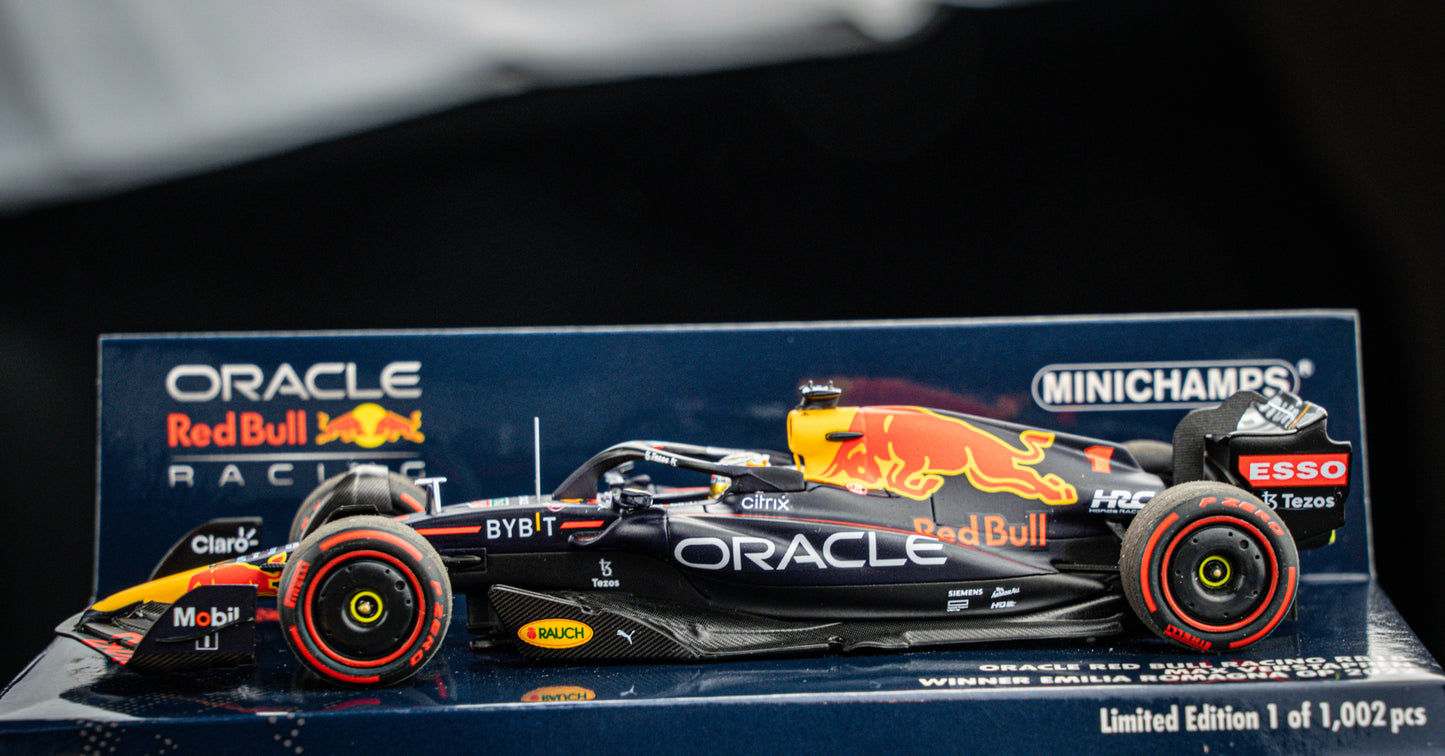 Max Verstappen Red Bull Racing RB18 lim.edition #1 Platz 1 GP Emilia Romagna 2022 - Minichamps 1:43