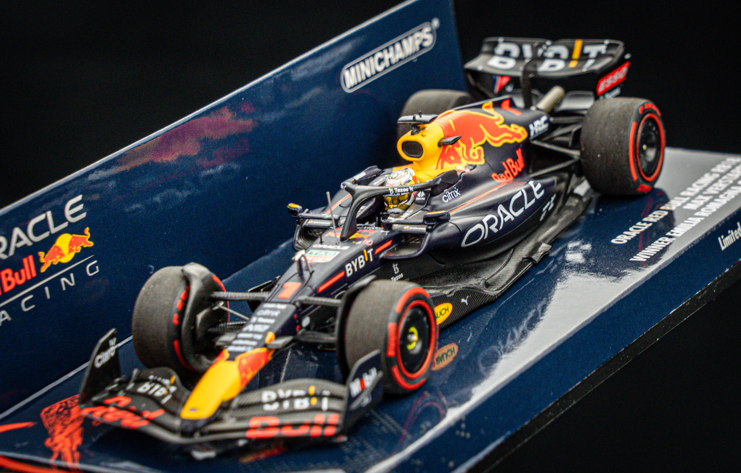 Max Verstappen Red Bull Racing RB18 lim.edition #1 Platz 1 GP Emilia Romagna 2022 - Minichamps 1:43