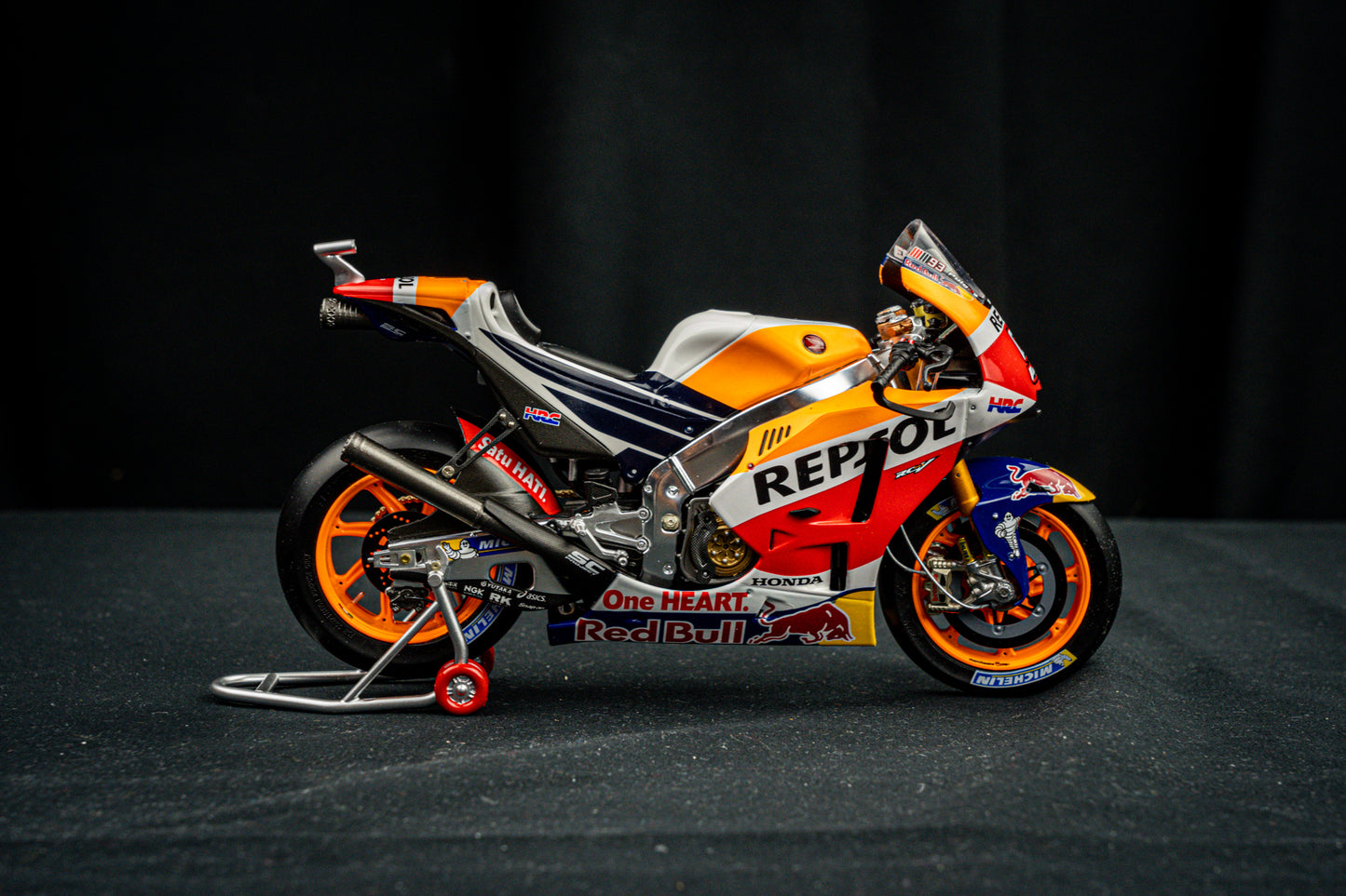 Marc Marquez Honda RC213V #93 MotoGP 2017 Spark 1:12