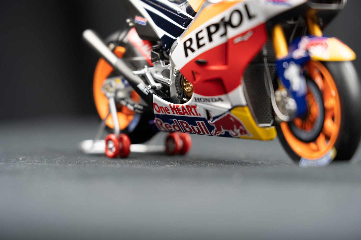 Marc Marquez Honda RC213V #93 MotoGP 2017 Spark 1:12