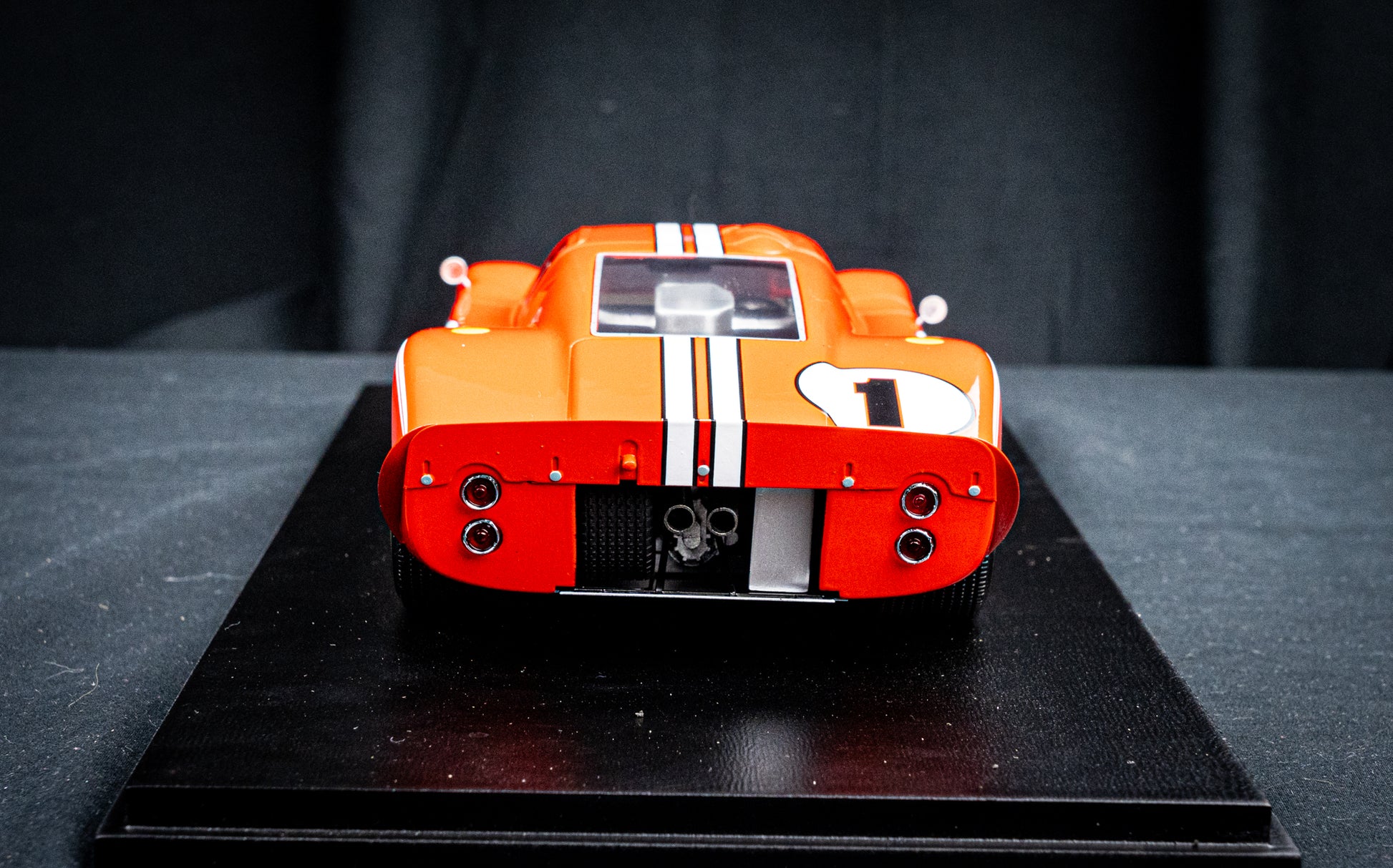 Ford GT40 MK IV #1 Dan Gurney - A. J. Foyt Winner 24 Hours Of Le Mans 1967 With Acrylic Display Case 1 18 Model Car By Spark Ford GT40 MK IV #1 Dan Gurney - A. J. Foyt Winner 24 Hours Of Le Mans 1967 With Acrylic Display Case 1 18 Model Car By Spark
