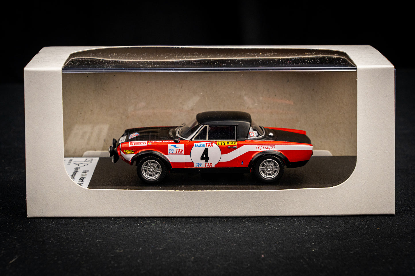 FIAT 124 Abarth Rallye lim. 150 pcs. #4 B. Waldegaard / H. Thorszelius - Rallye Portugal 1973 - Trofeu 1:43