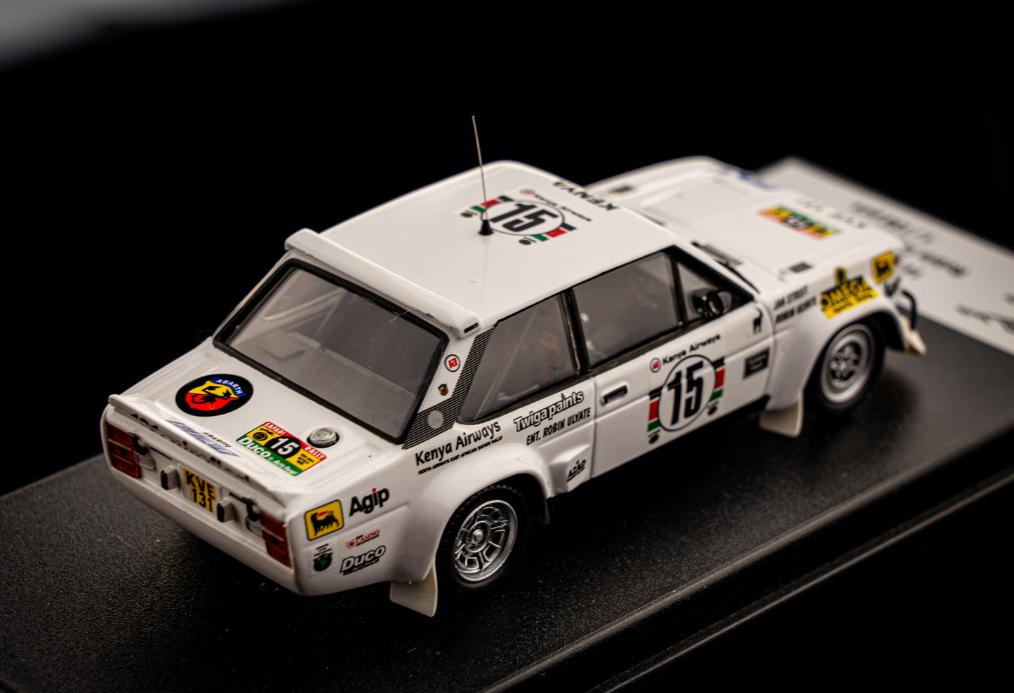 FIAT 131 Abarth lim. 150 pcs. #15 R. Ulyate / I. Street - P14 Safari Rallye 1979 - Trofeu 1:43