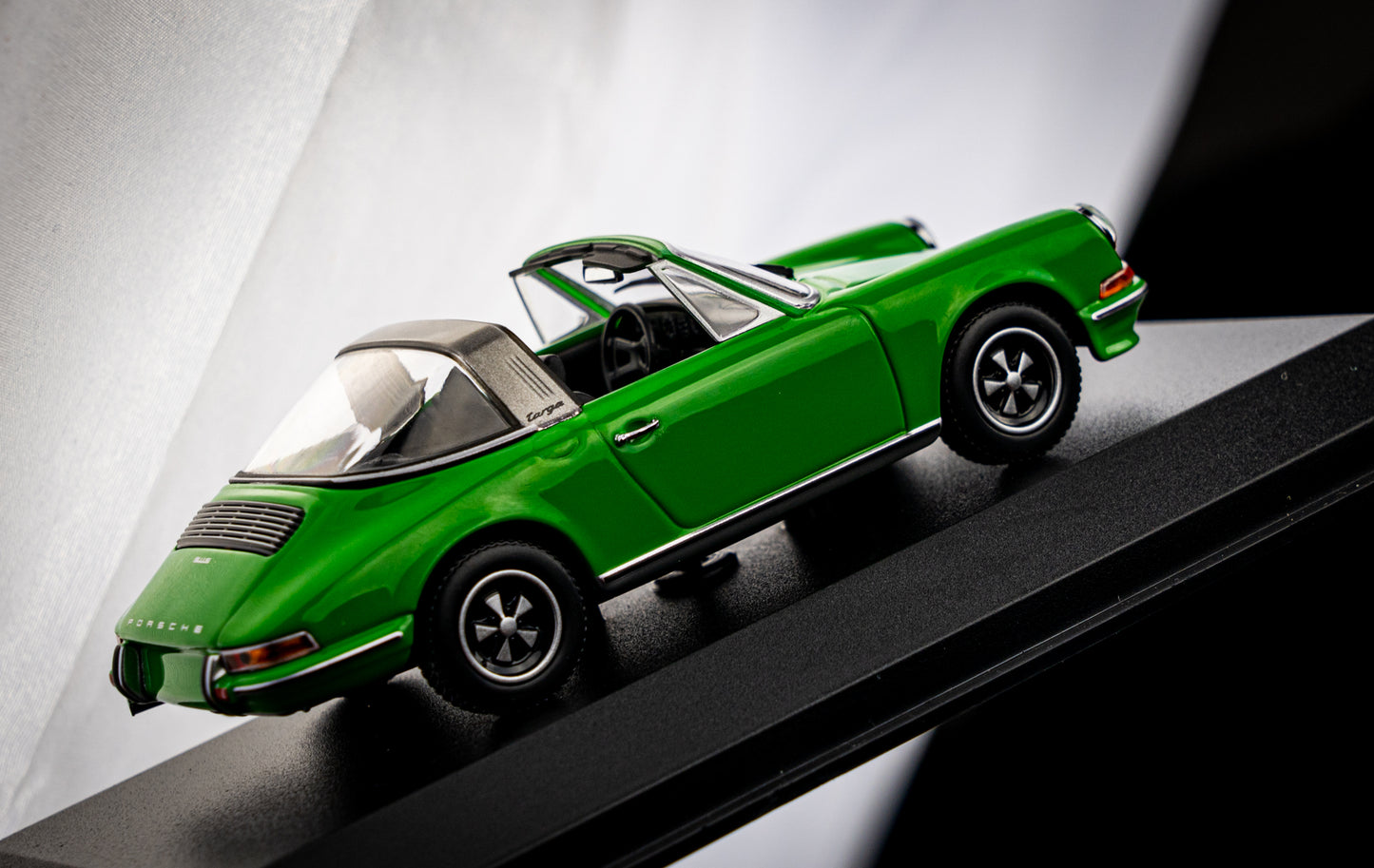 Porsche 911 Targa S 1972 vipergreen - Minichamps 1:43 limitiert auf 504 Stk.