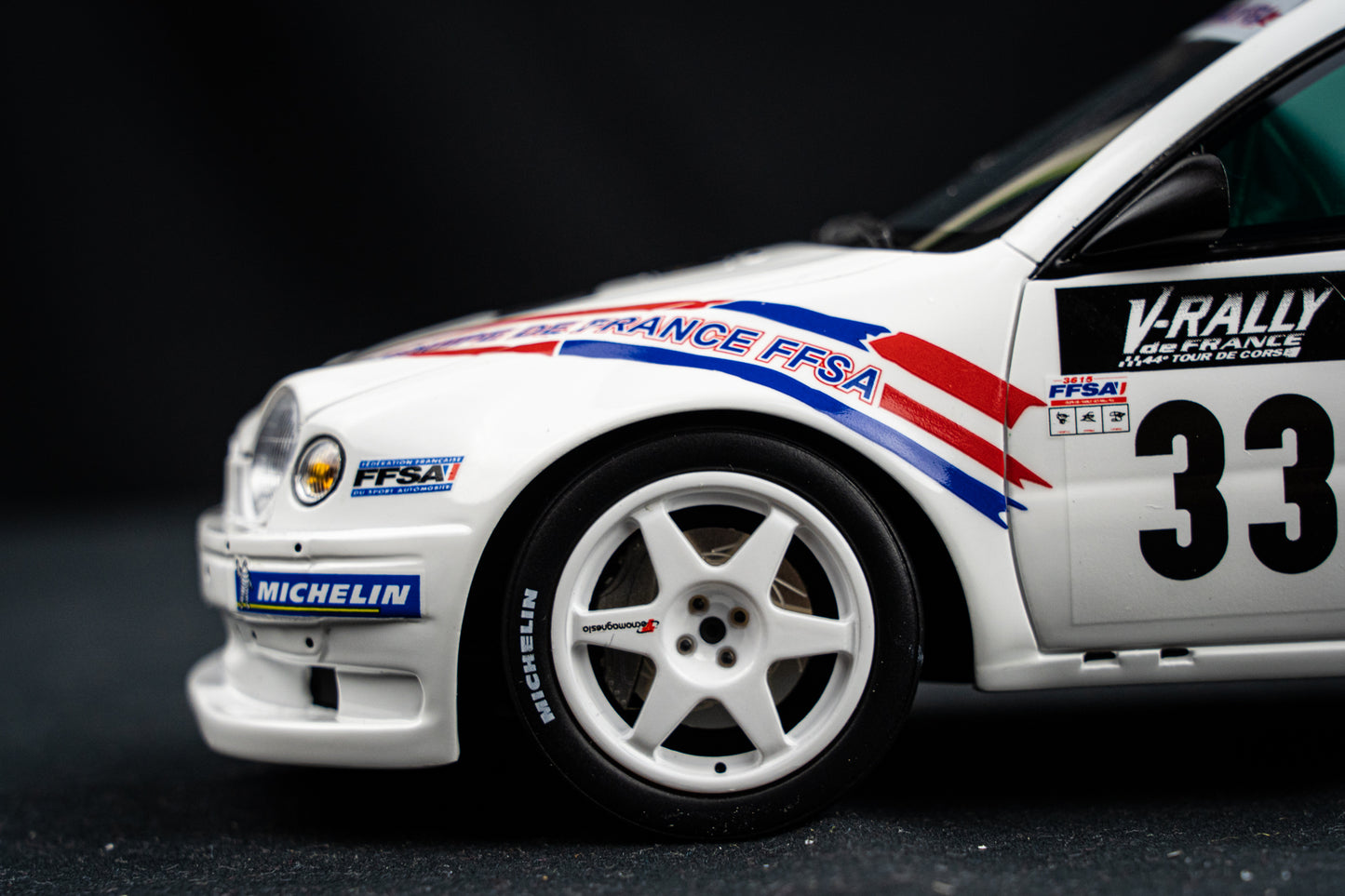 Toyota Corolla WRC #33 limited S. Loeb / D. Elena - Platz 9 Rallye Corsica 2000 - Otto Models 1:18