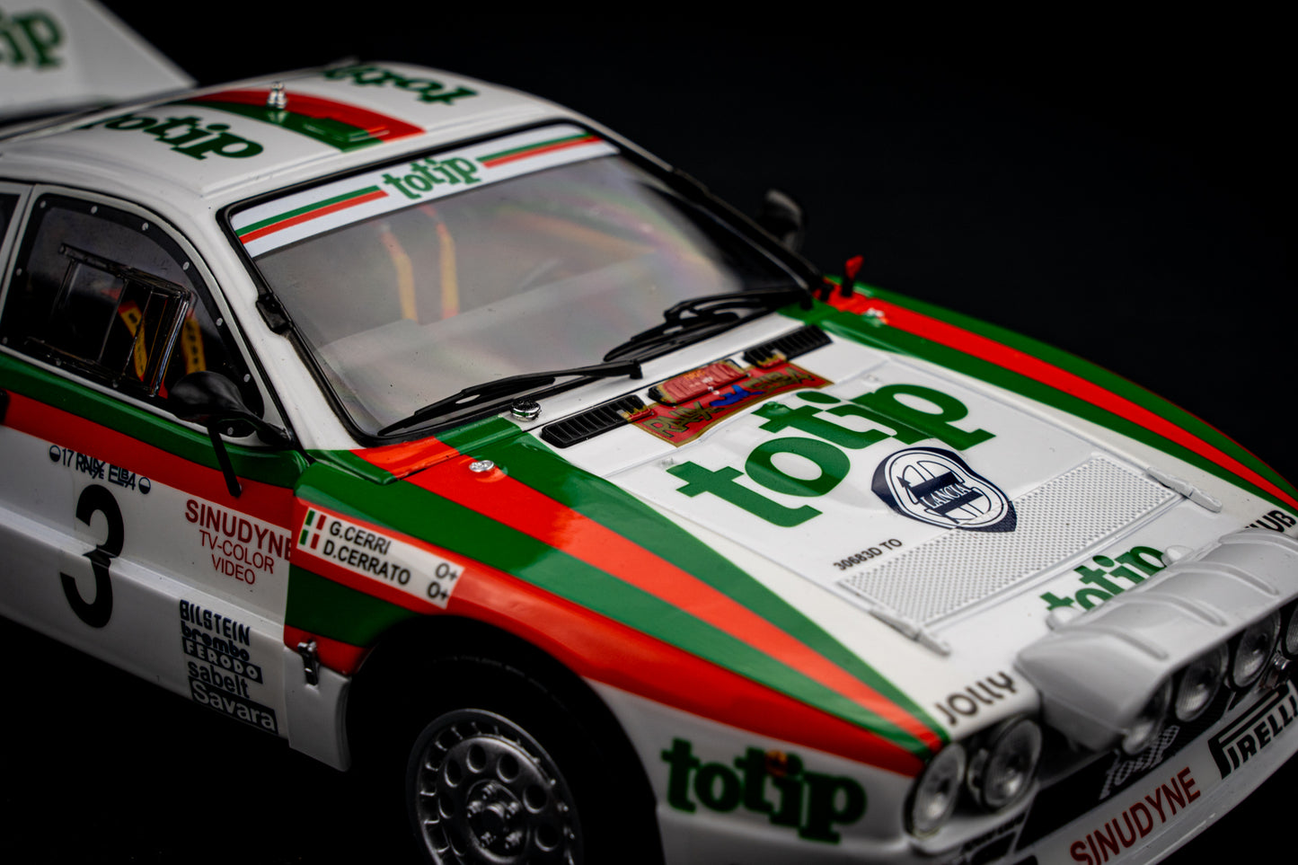 Lancia Rallye 037 #3 D. Cerrato / G. Cerri - Rallye Elba 1985 - Kyosho 1:18