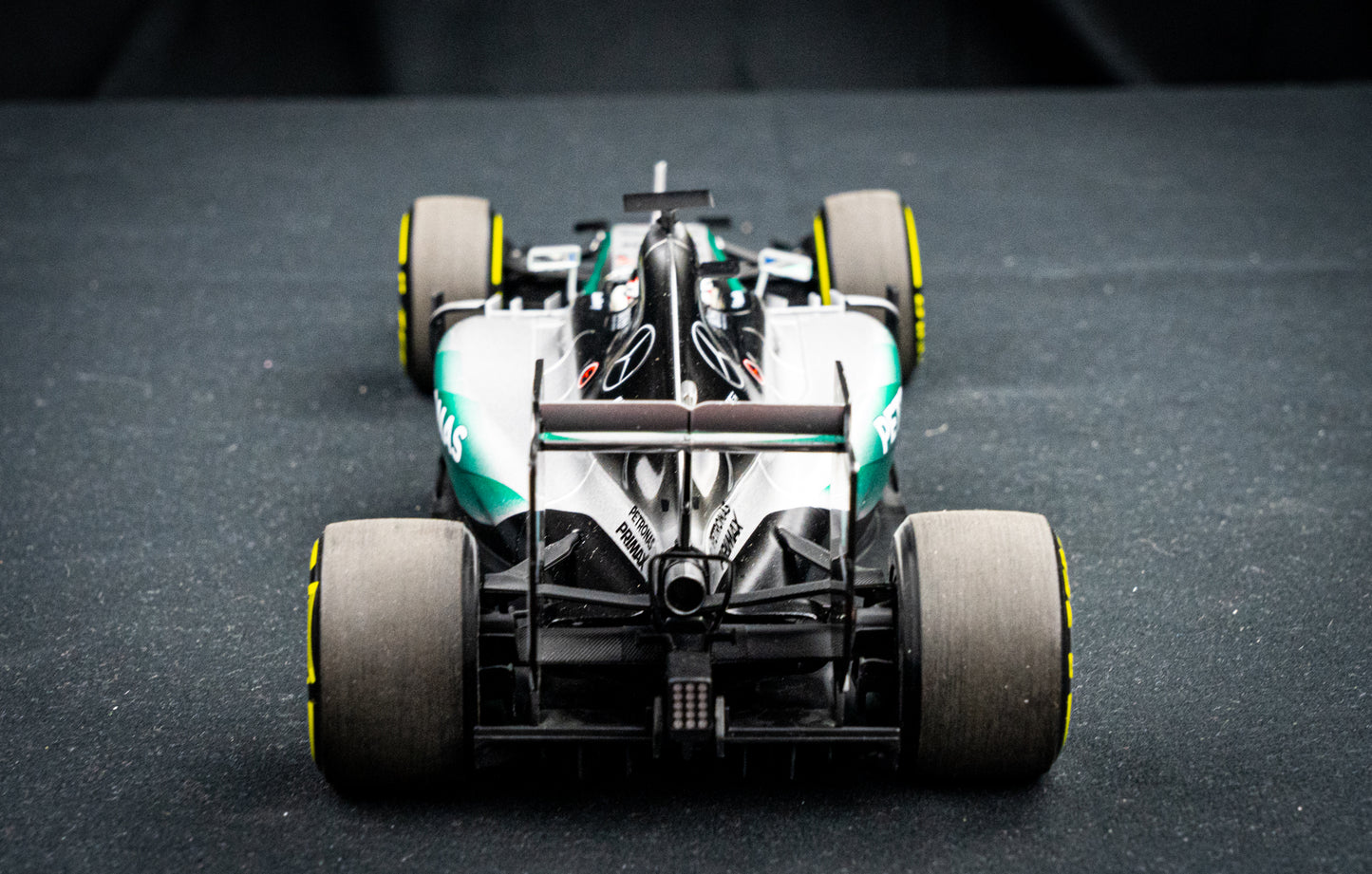 Lewis Hamilton #44 Mercedes W06 Hybrid - Weltmeister 2015 - Minichamps 1:18
