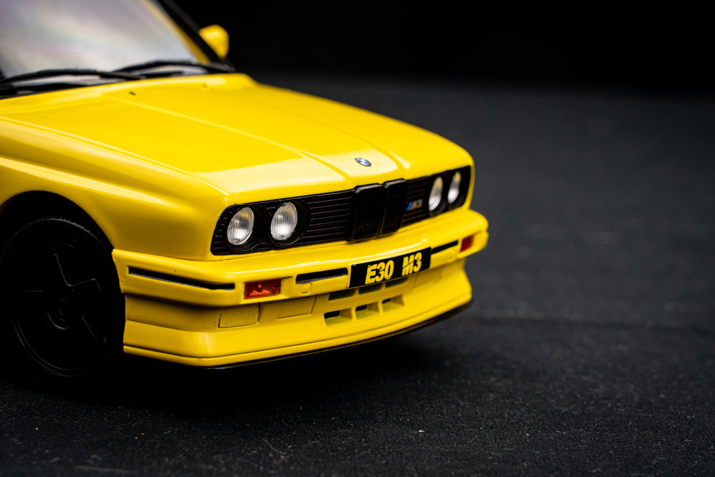 BMW M3 E30 "Streetfighter" gelb Baujahr 1990 - 1:18 Solido