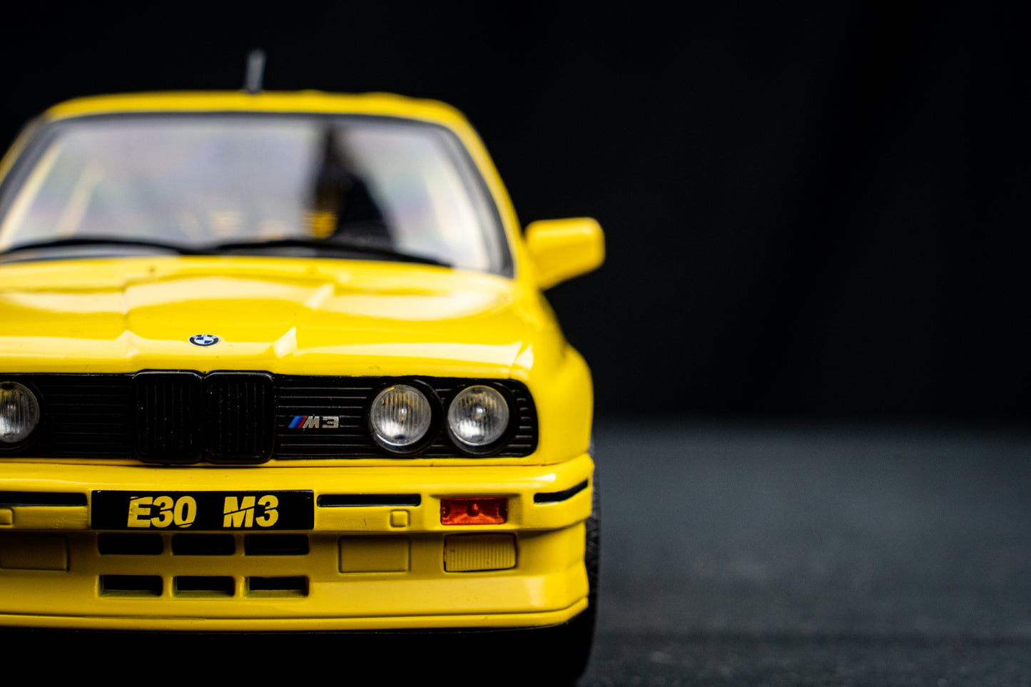 BMW M3 E30 "Streetfighter" gelb Baujahr 1990 - 1:18 Solido