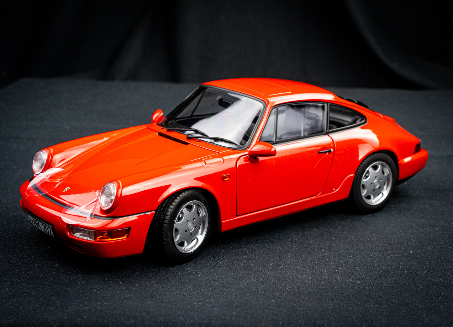 Porsche 911 964 Carrera 1990 rot - Norev 1:18