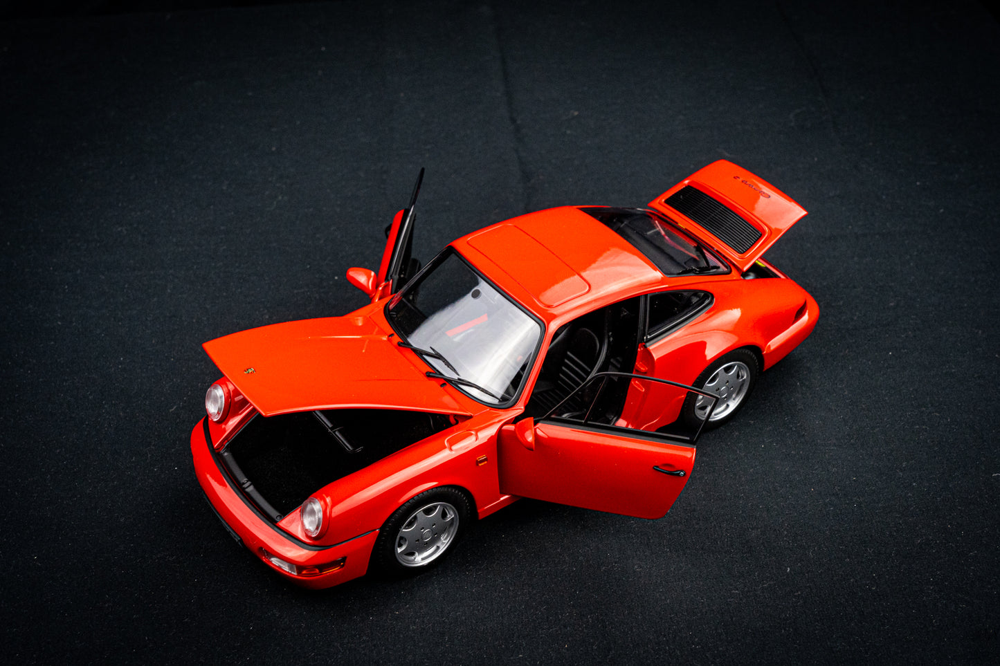 Porsche 911 964 Carrera 1990 rot - Norev 1:18