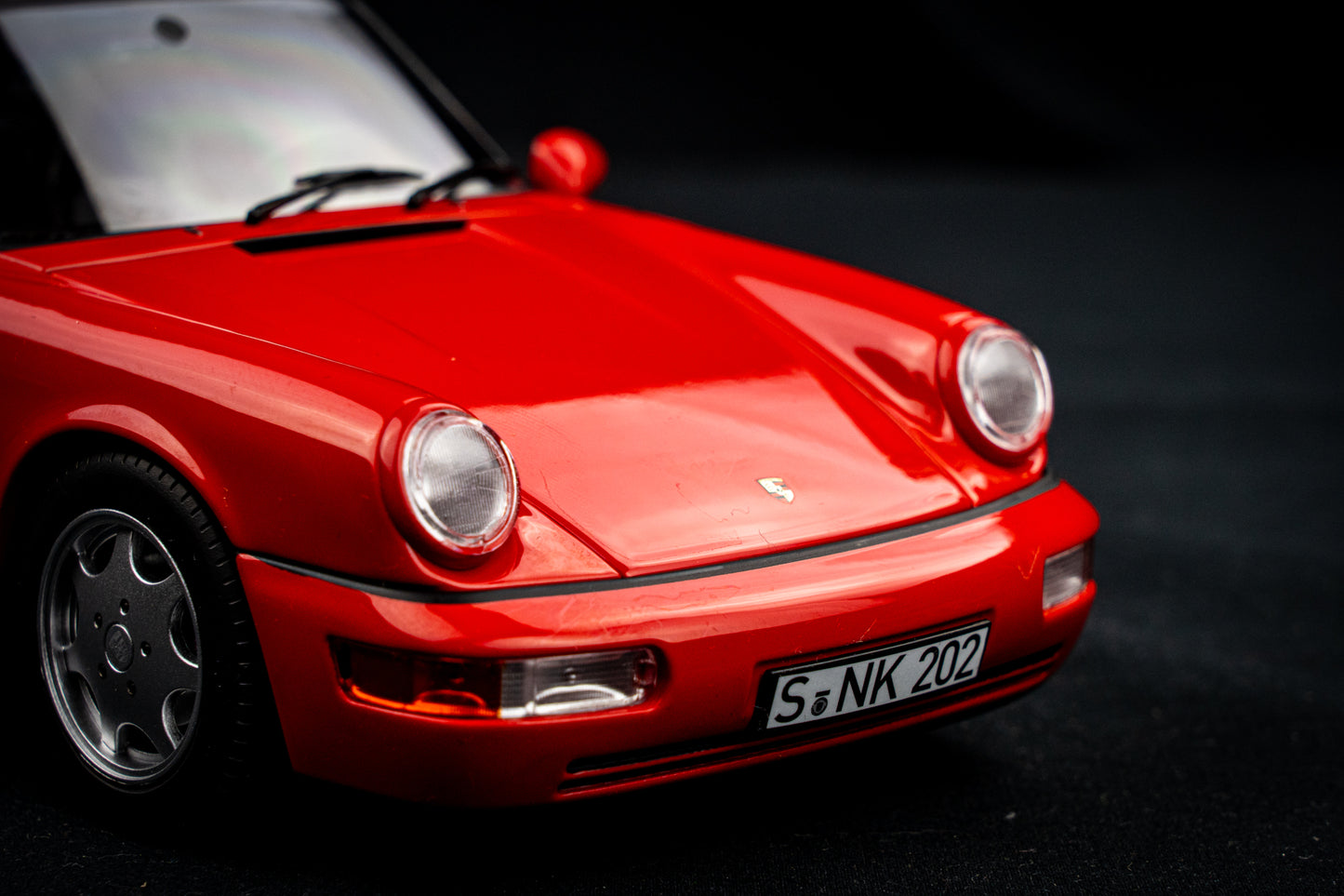 Porsche 911 964 Carrera 1990 rot - Norev 1:18