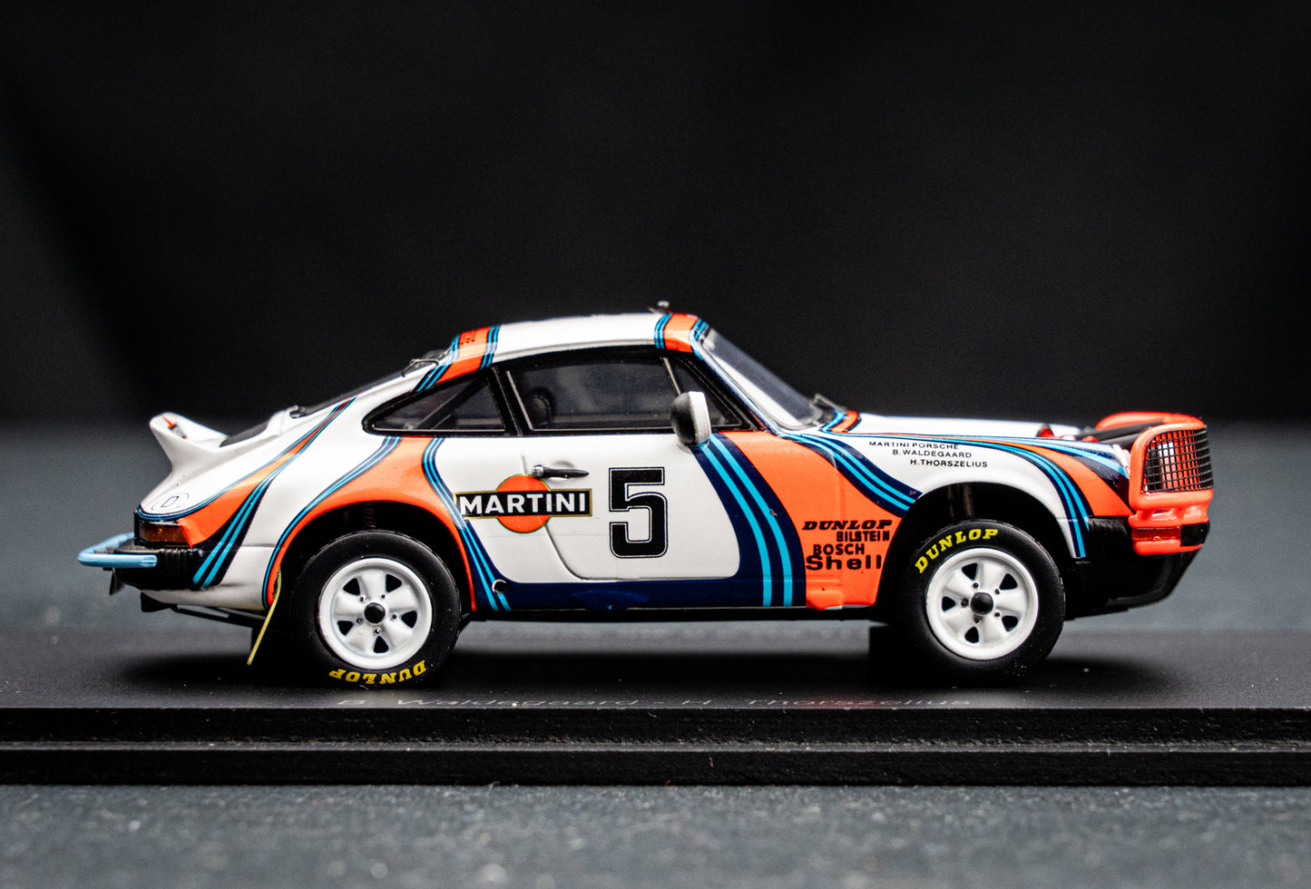 Porsche 911 SC 3.0 no.5 B. Waldegaard / H. Thorszelius - 4th Safari Rallye 1978 - Spark 1:43