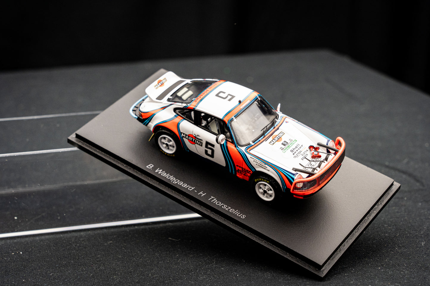 Porsche 911 SC 3.0 no.5 B. Waldegaard / H. Thorszelius - 4th Safari Rallye 1978 - Spark 1:43