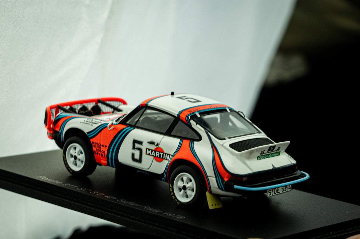 Porsche 911 SC 3.0 no.5 B. Waldegaard / H. Thorszelius - 4th Safari Rallye 1978 - Spark 1:43