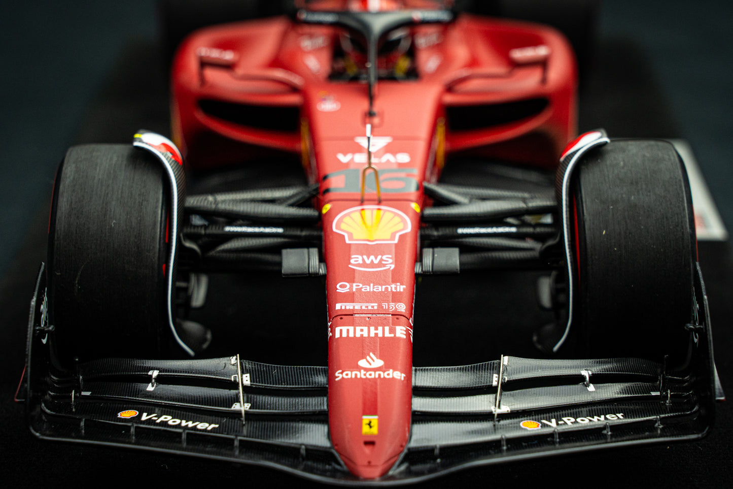 Charles Leclerc #16 Ferrari F1-75 / Winner Grand Prix von Bahrain 2022 - Looksmart 1:18