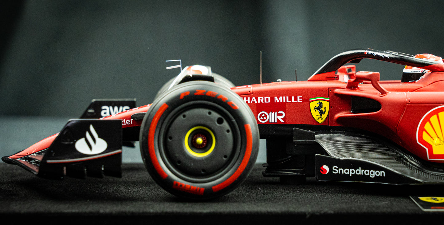 Charles Leclerc #16 Ferrari F1-75 / Winner Grand Prix von Bahrain 2022 - Looksmart 1:18