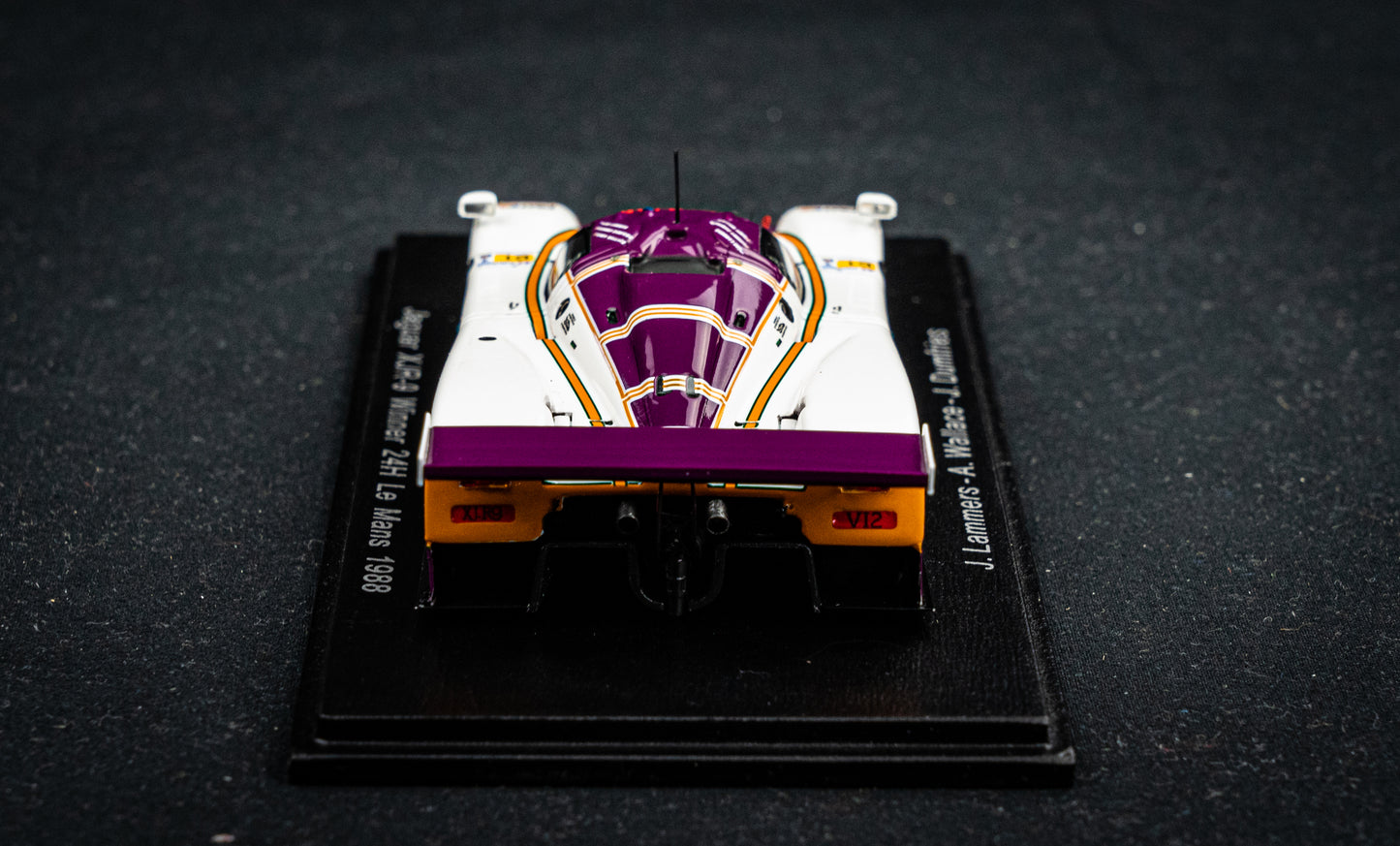 Jaguar XJR-9 #2  Lammers / Wallace / Dumfries - Sieger 24h LeMans 1988 - Spark 1:43