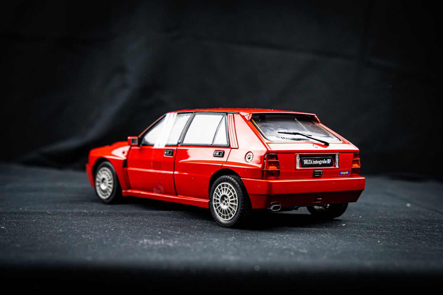 Lancia Delta HF Integrale 1991 / rot - Solido 1:18