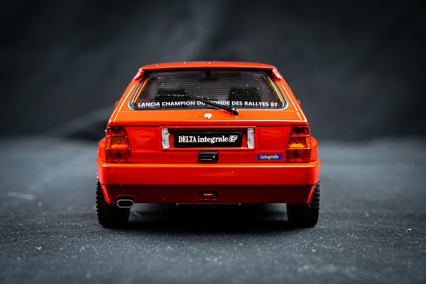 Lancia Delta HF Integrale 1991 / rot - Solido 1:18